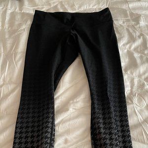 Lululemon Athletica Black and Grey Legging Size 8